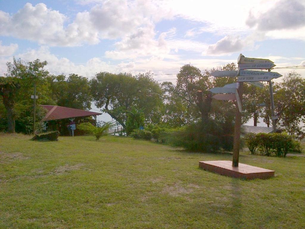 Color Garden - Studio Martinique Sainte-Anne Exterior foto